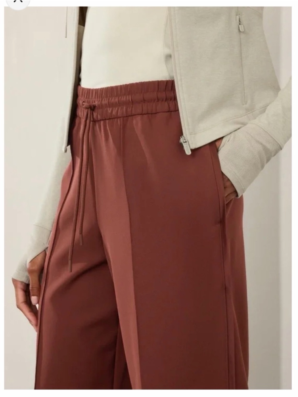 NWT Athleta Endeavor High Rise Relaxed Pants Cherrywood Size XS - Picture 3 of 10
